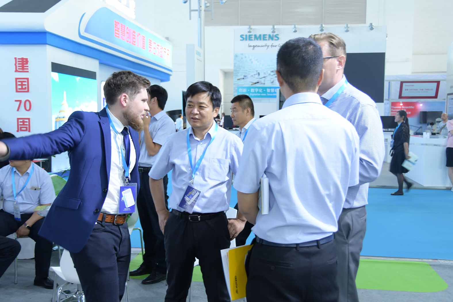 引领未来▲永利皇宫纯电动矿用车闪耀2019CIME展会